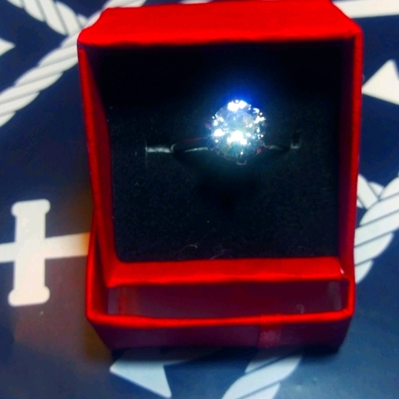 2 carat cz diamond ring size 7 - Picture 4 of 6